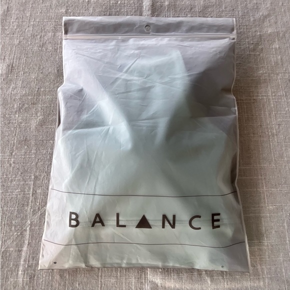 Balance Athletica Isla Sports Bra Salt Water - Picture 9 of 9